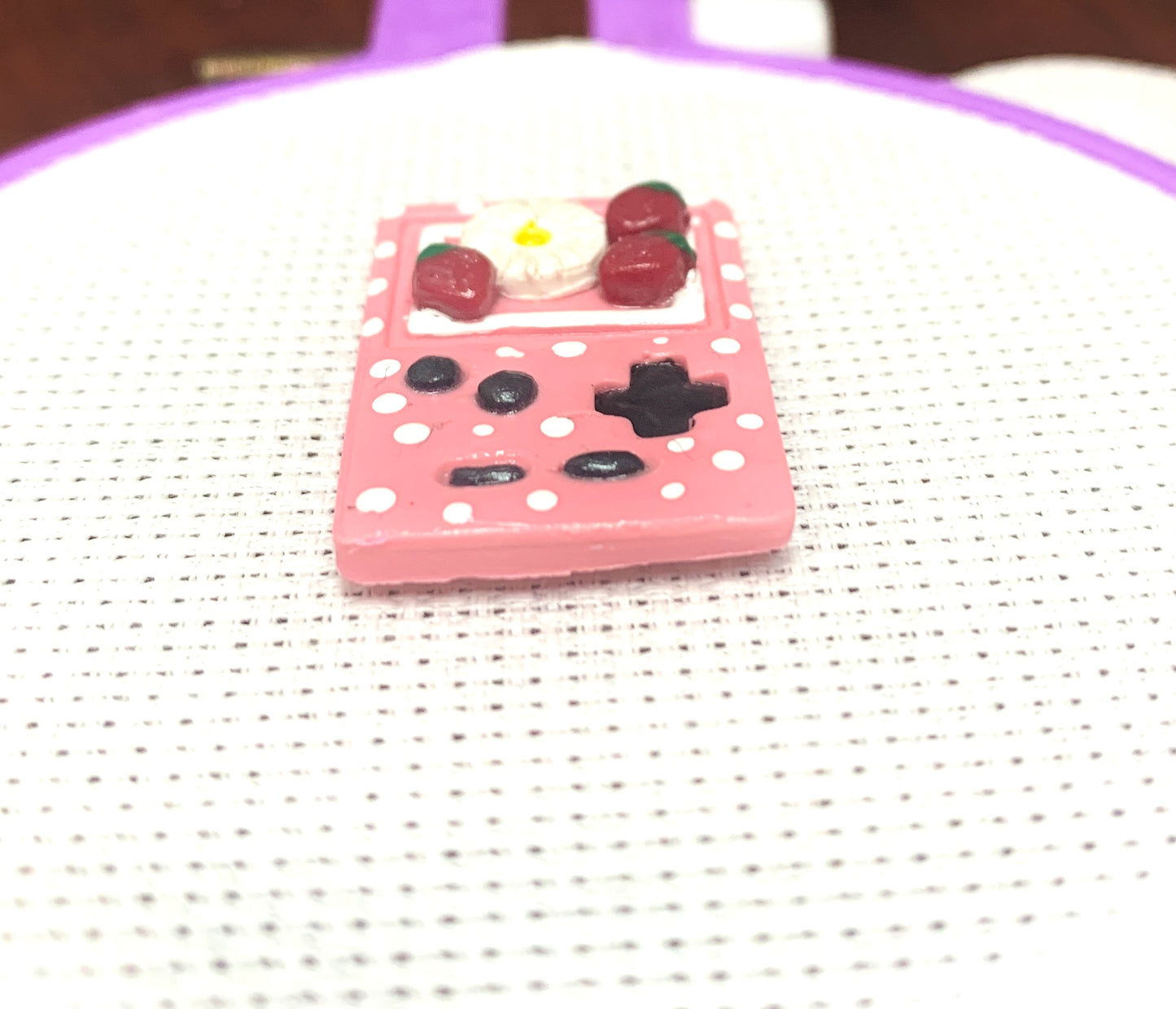 Strawberry Game Console Needle Minder