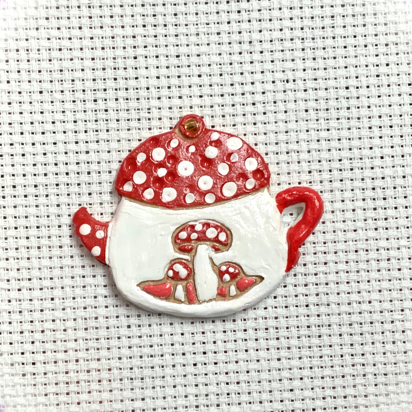 Red & White Mushroom Teapot Needle Minder